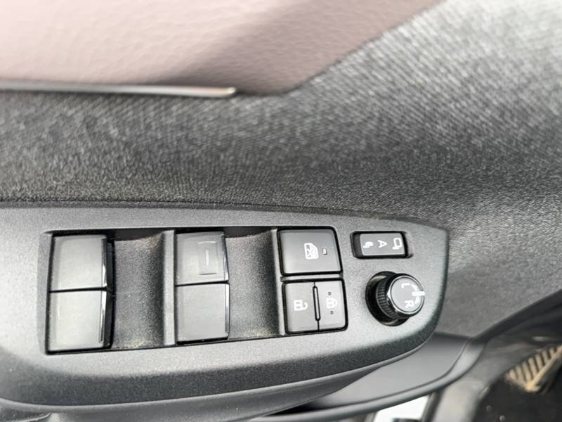 Toyota Yaris - Photo 17