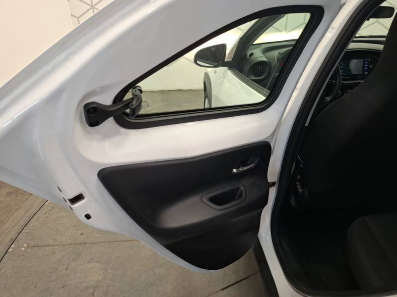 Toyota aygo x - Photo 18