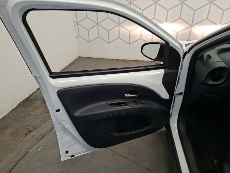 Toyota aygo x - Photo 19