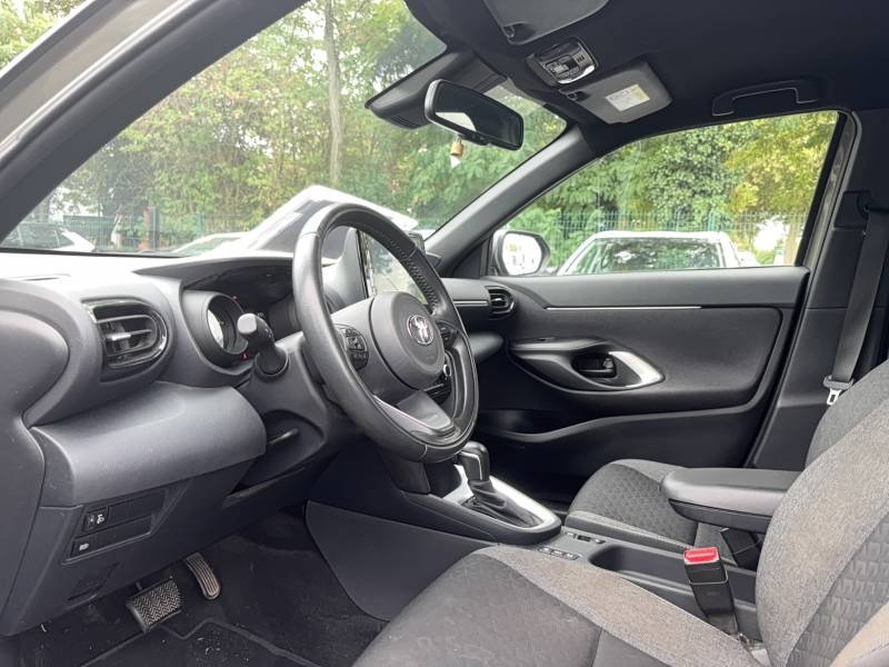 Toyota Yaris - Photo 10
