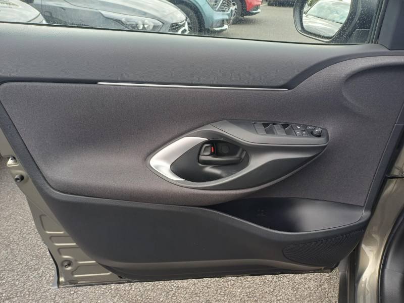 Toyota Yaris - Photo 18
