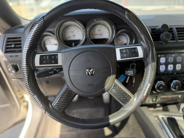 Dodge Challenger - Photo 15