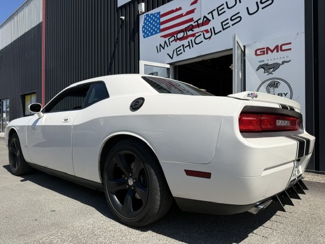 Dodge Challenger - Photo 8