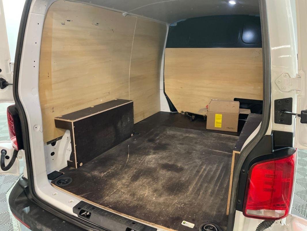Volkswagen Transporter - Photo 32