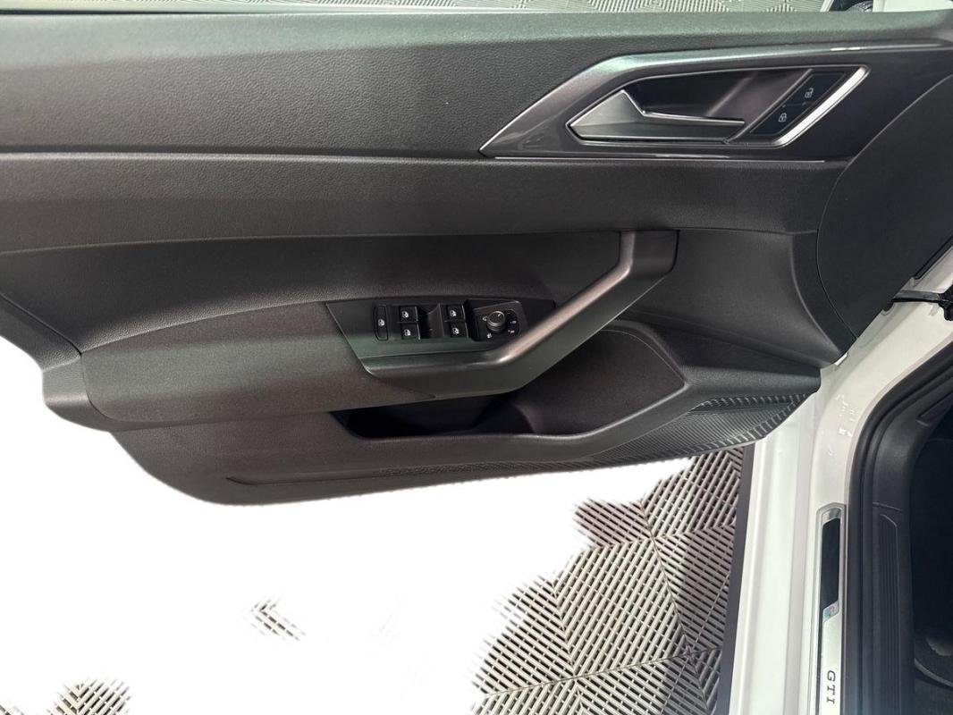 Volkswagen Polo - Photo 15