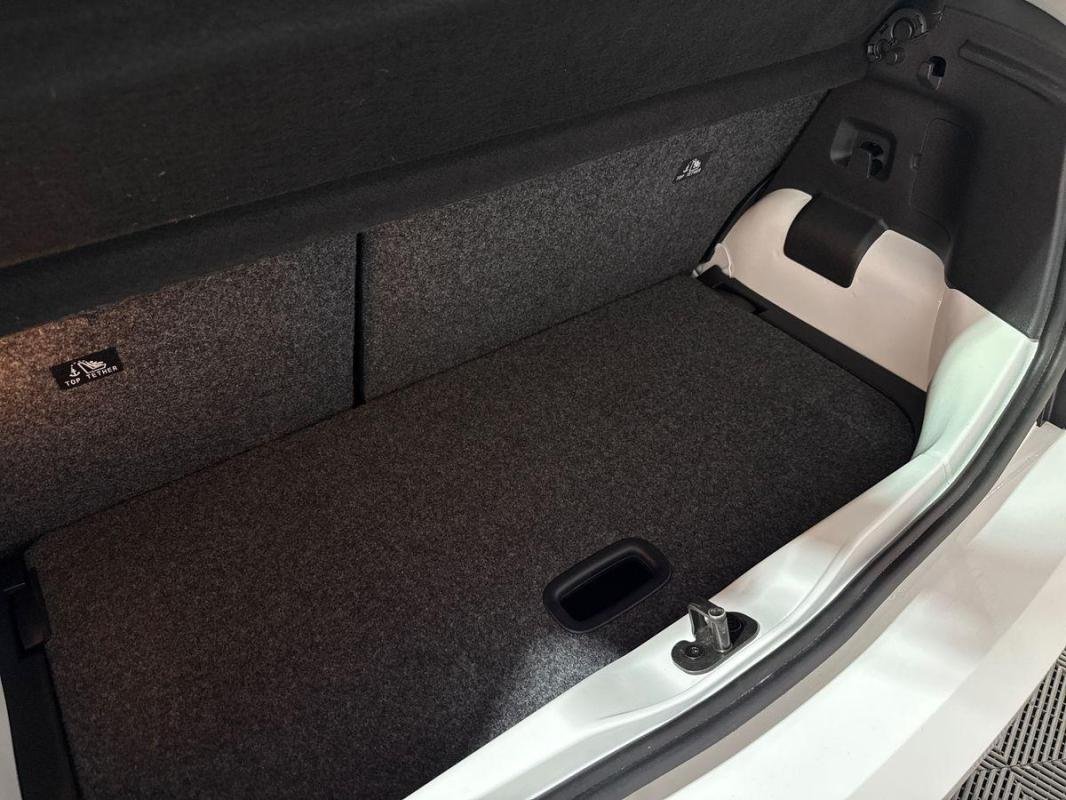 Volkswagen Up! - Photo 32