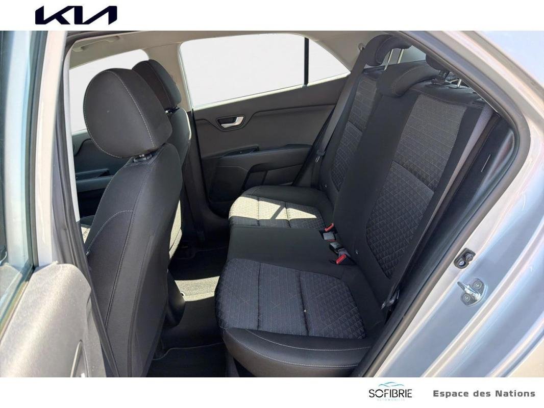 Kia Rio - Photo 12