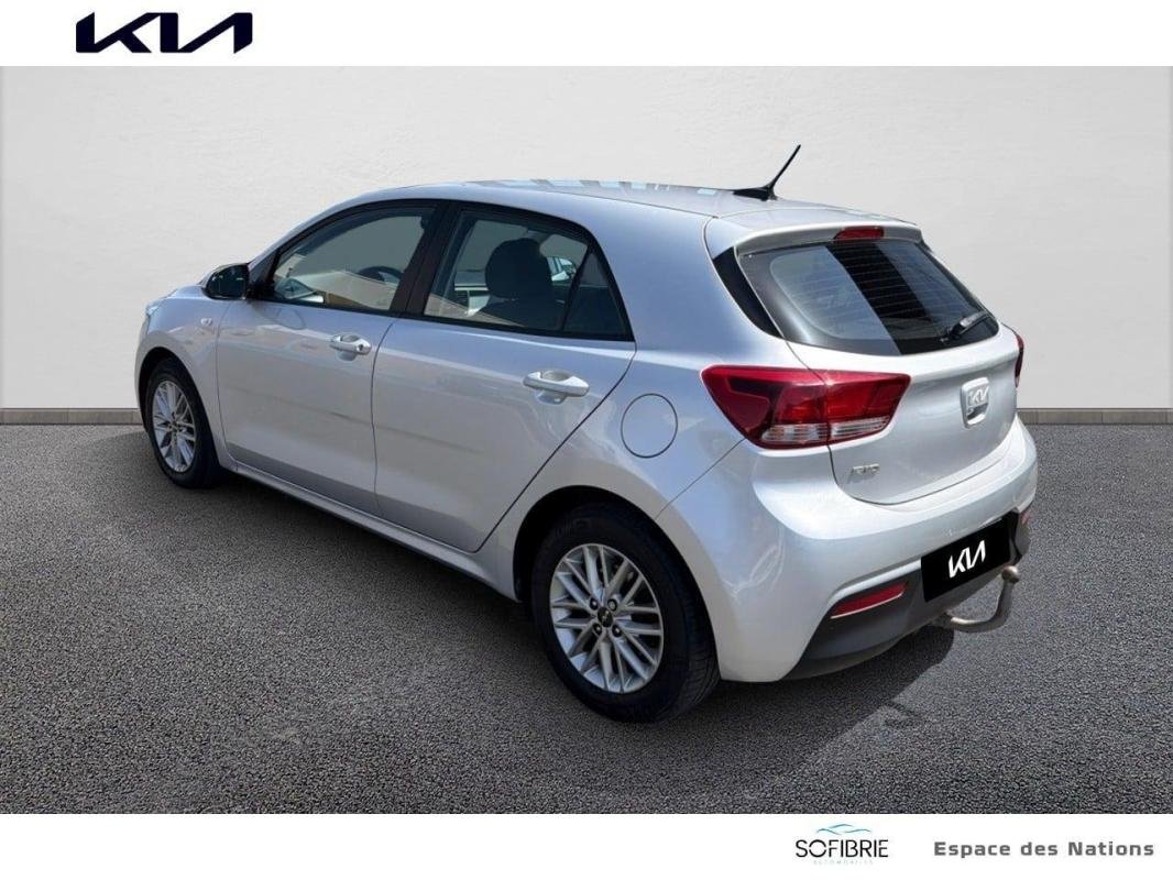 Kia Rio - Photo 3