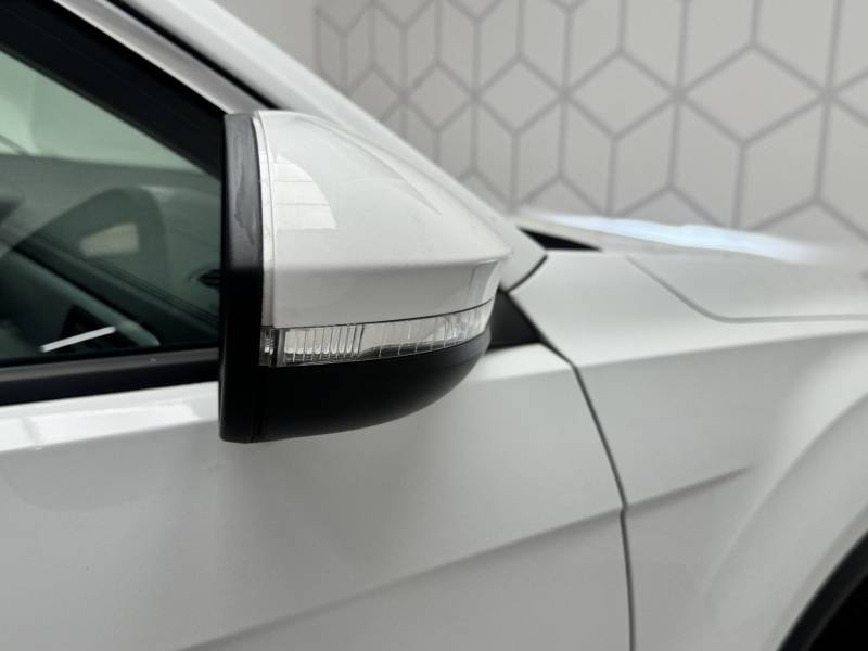 Volkswagen T-Roc - Photo 26