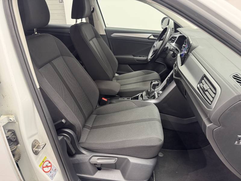 Volkswagen T-Roc - Photo 32