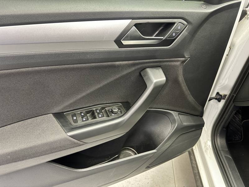 Volkswagen T-Roc - Photo 35
