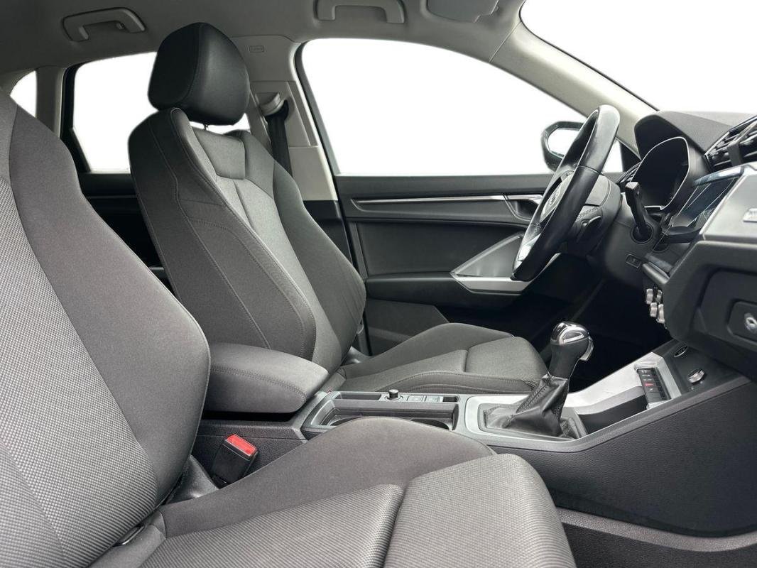 Audi Q3 - Photo 12