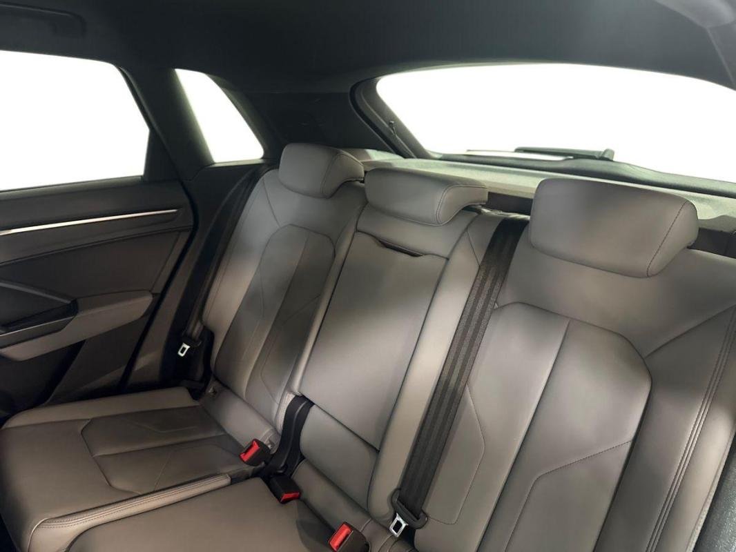 Audi Q3 - Photo 23
