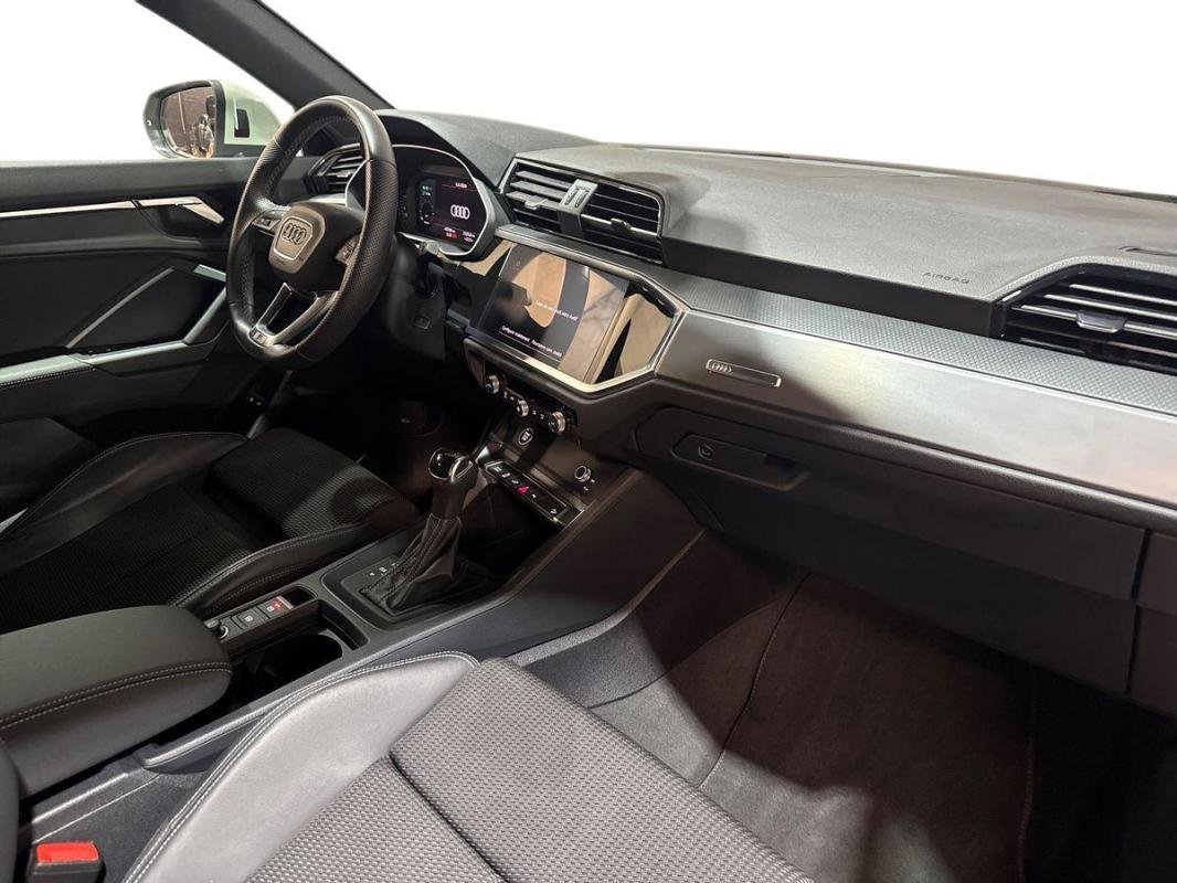 Audi Q3 Sportback - Photo 13