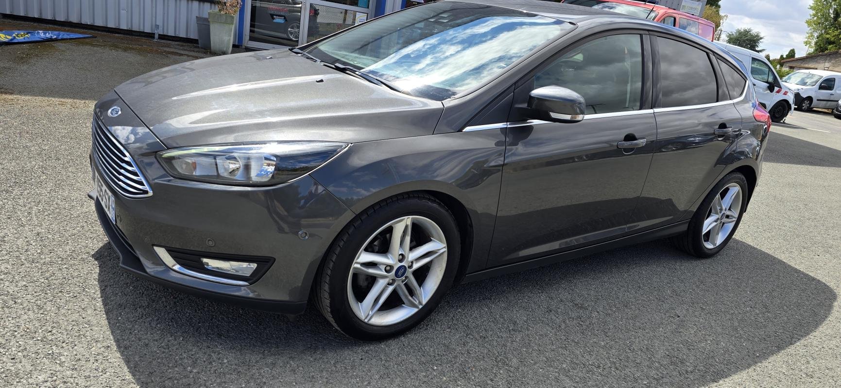 Ford Focus - Photo 1