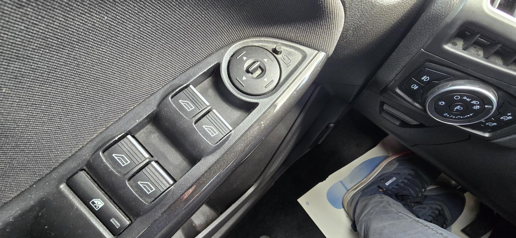 Ford Focus - Photo 14