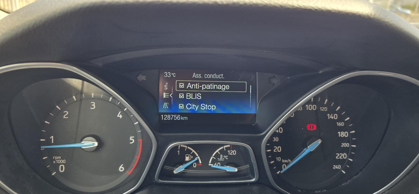 Ford Focus - Photo 19