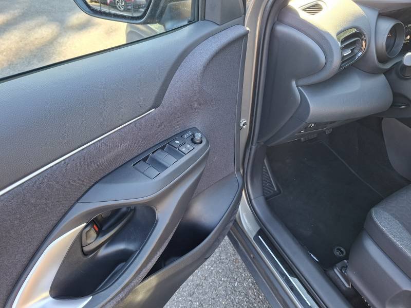 Toyota Yaris - Photo 10