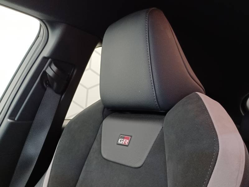 Toyota C-HR - Photo 25