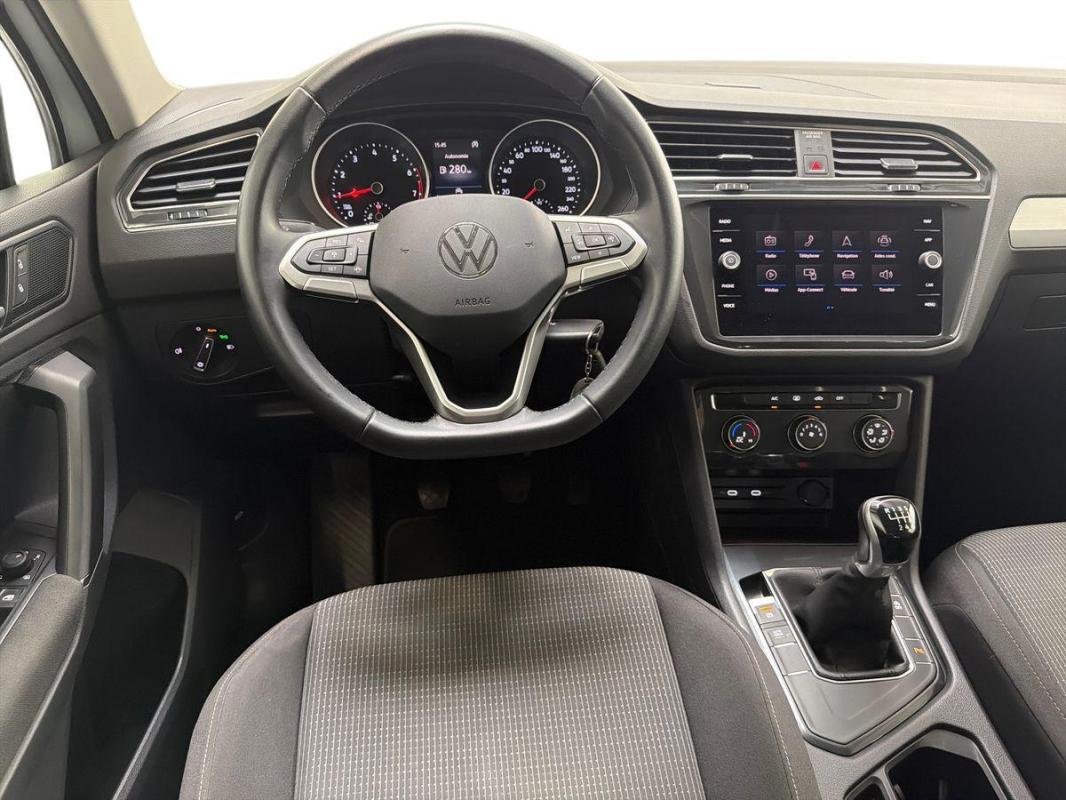 Volkswagen Tiguan - Photo 24