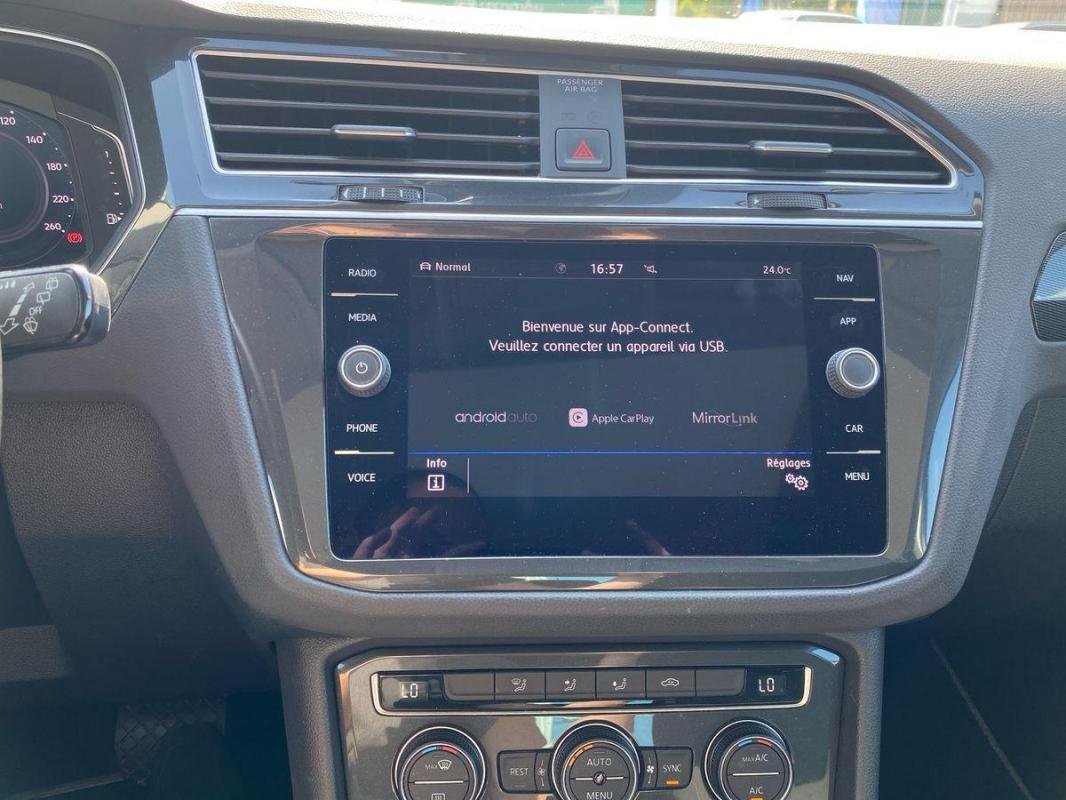 Volkswagen Tiguan - Photo 17