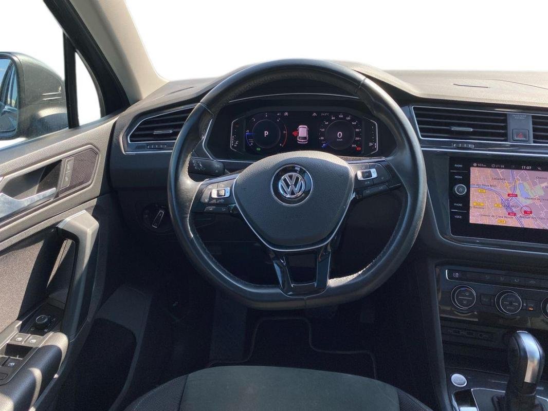 Volkswagen Tiguan - Photo 24