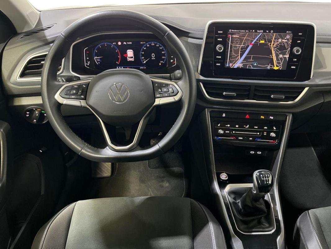 Volkswagen T-Roc - Photo 24