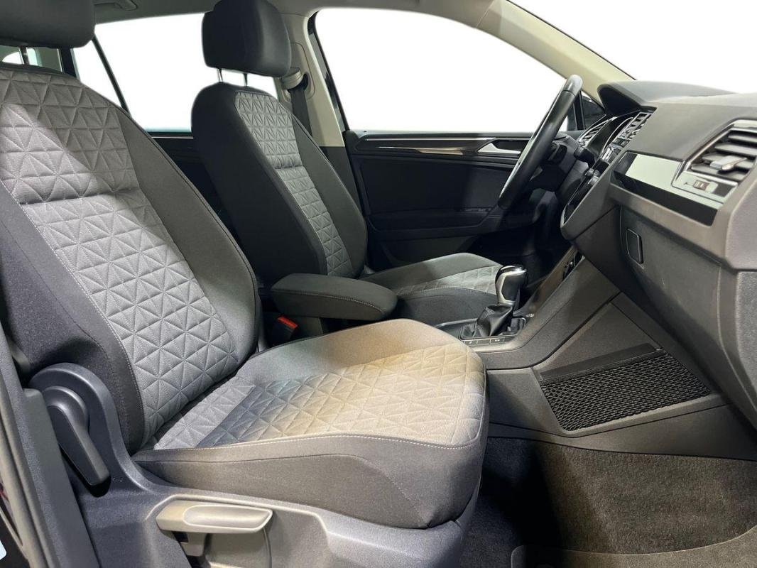 Volkswagen Tiguan - Photo 13