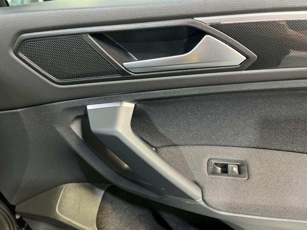 Volkswagen Tiguan - Photo 15