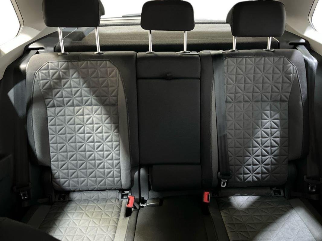 Volkswagen Tiguan - Photo 22