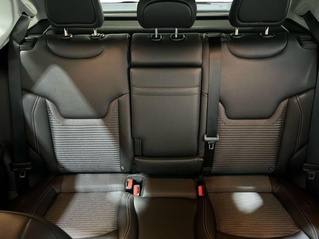 Jeep Compass - Photo 22