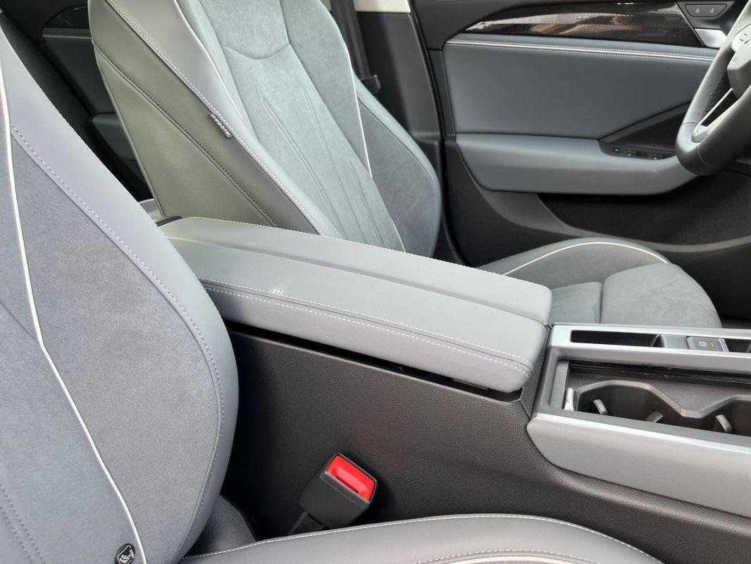 Volkswagen Passat - Photo 12