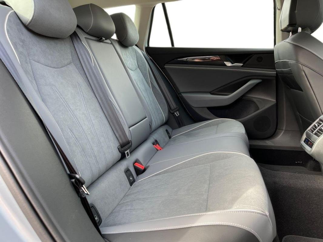 Volkswagen Passat - Photo 23