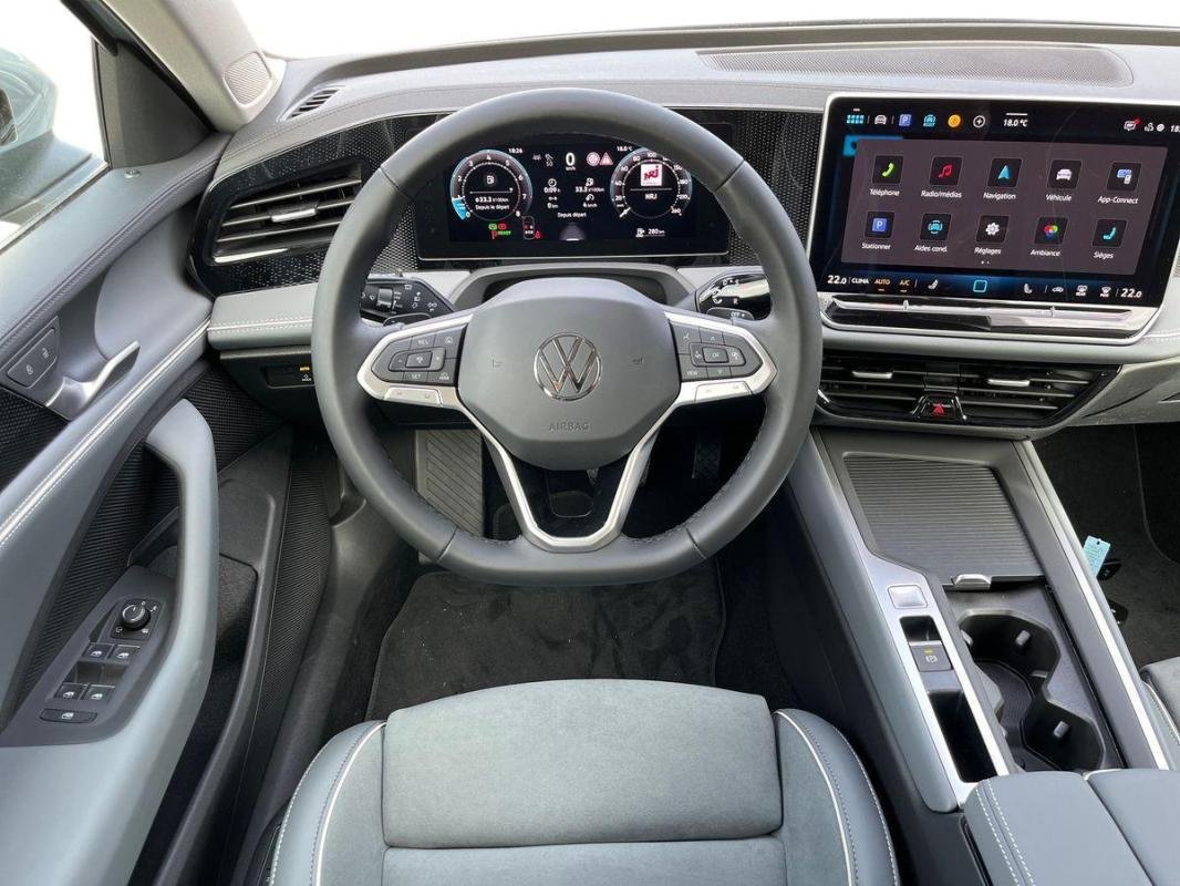 Volkswagen Passat - Photo 24