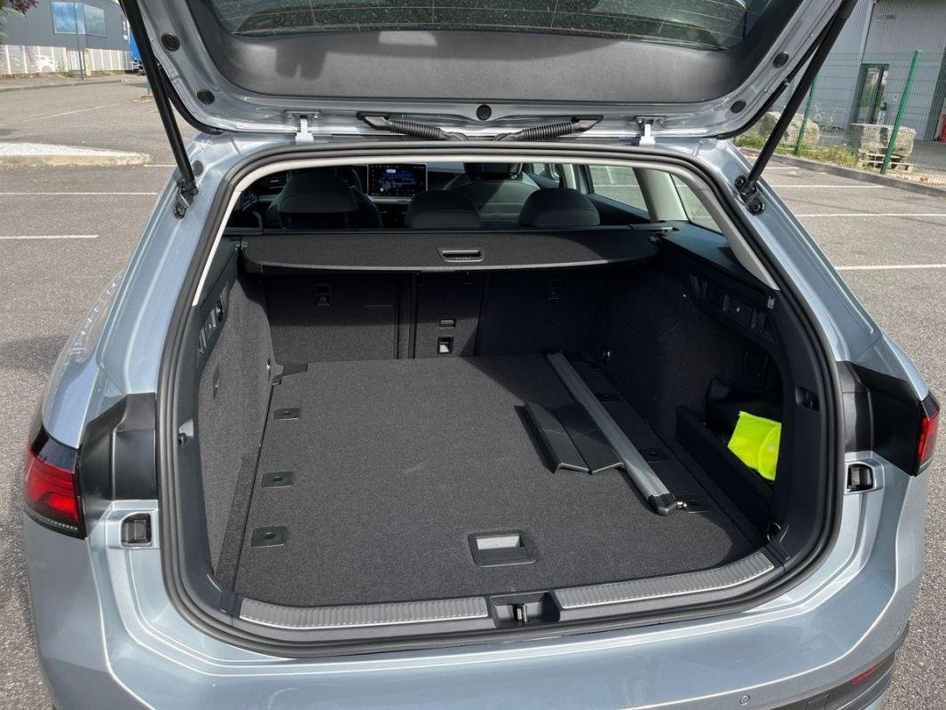 Volkswagen Passat - Photo 31