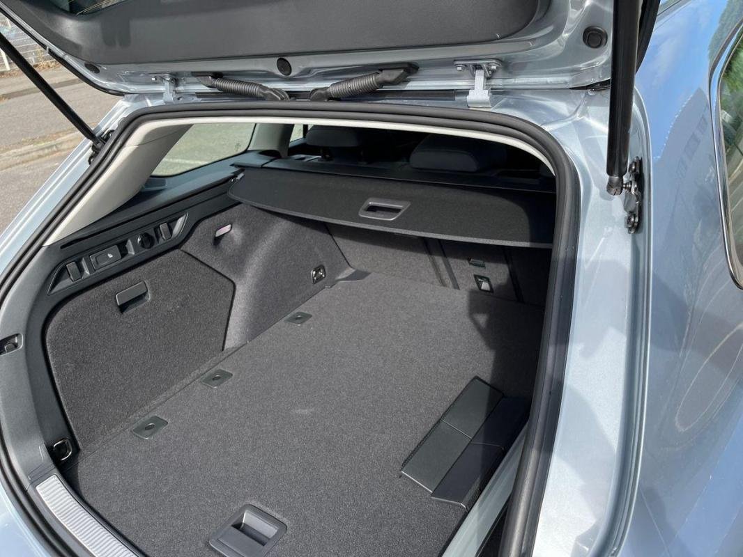 Volkswagen Passat - Photo 32