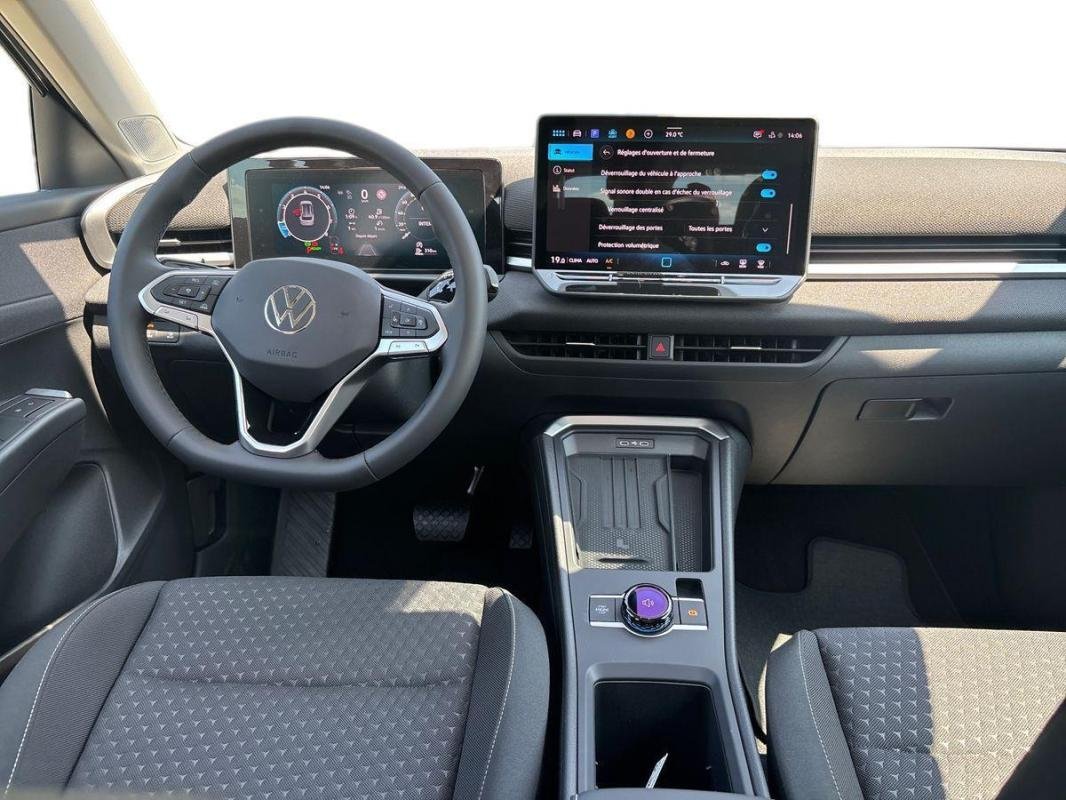 Volkswagen T-Roc - Photo 8