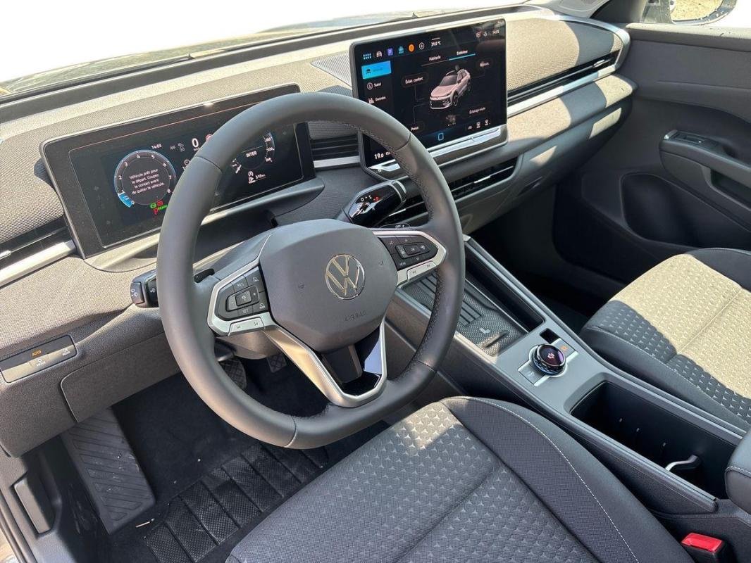 Volkswagen T-Roc - Photo 9
