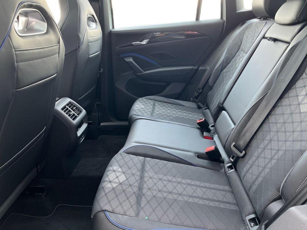 Volkswagen Tiguan - Photo 9