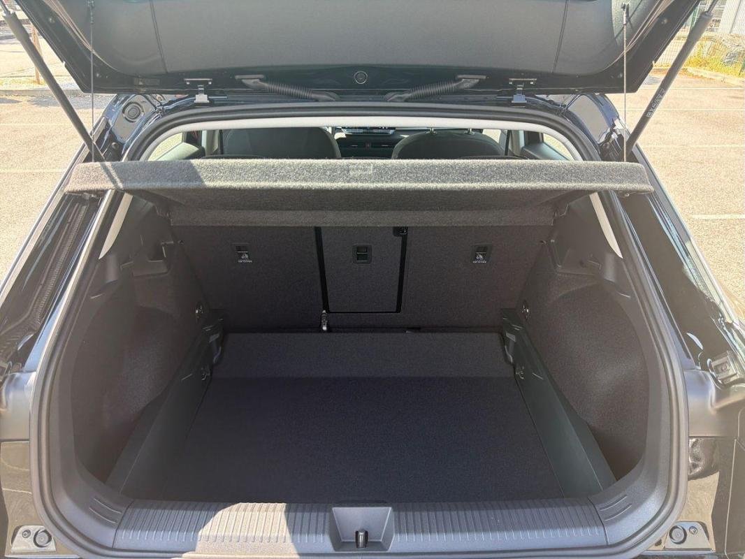 Volkswagen T-Roc - Photo 31