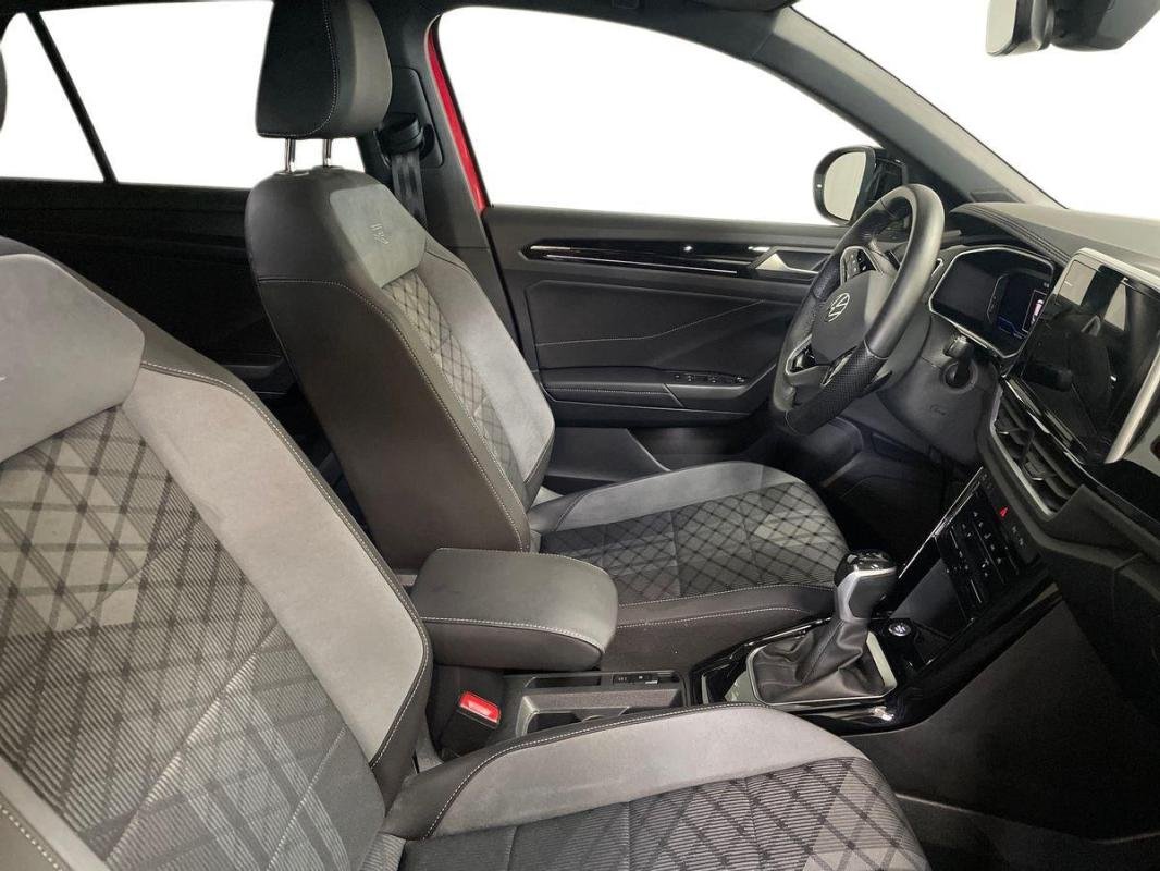 Volkswagen T-Roc - Photo 13
