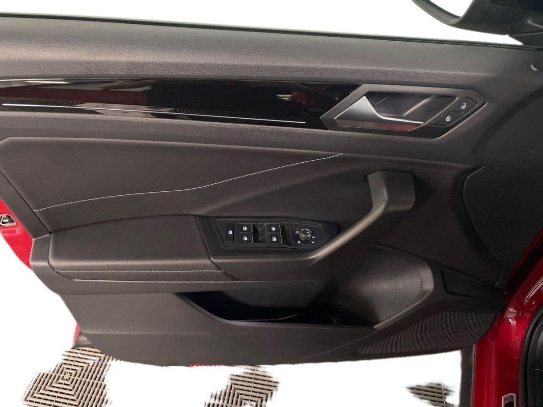 Volkswagen T-Roc - Photo 15