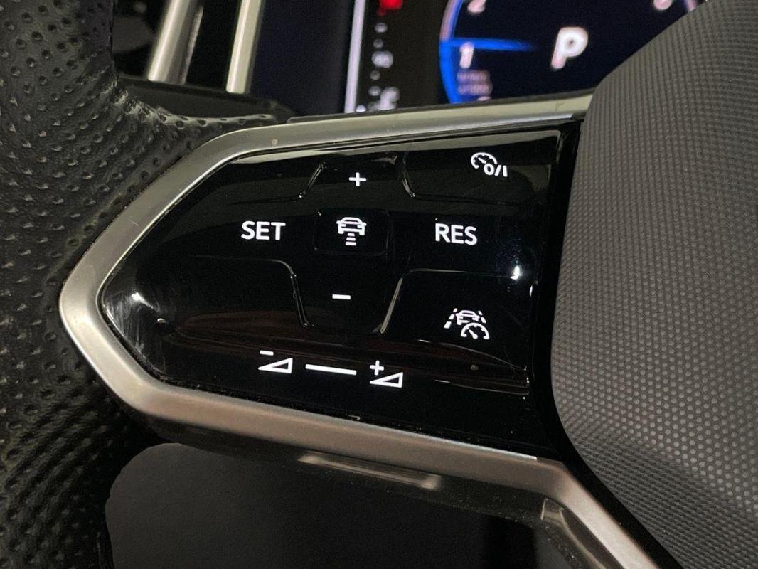 Volkswagen T-Roc - Photo 21
