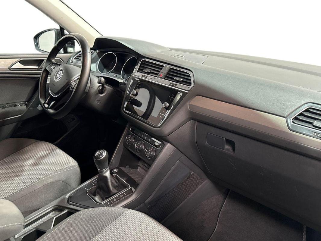 Volkswagen Tiguan - Photo 12