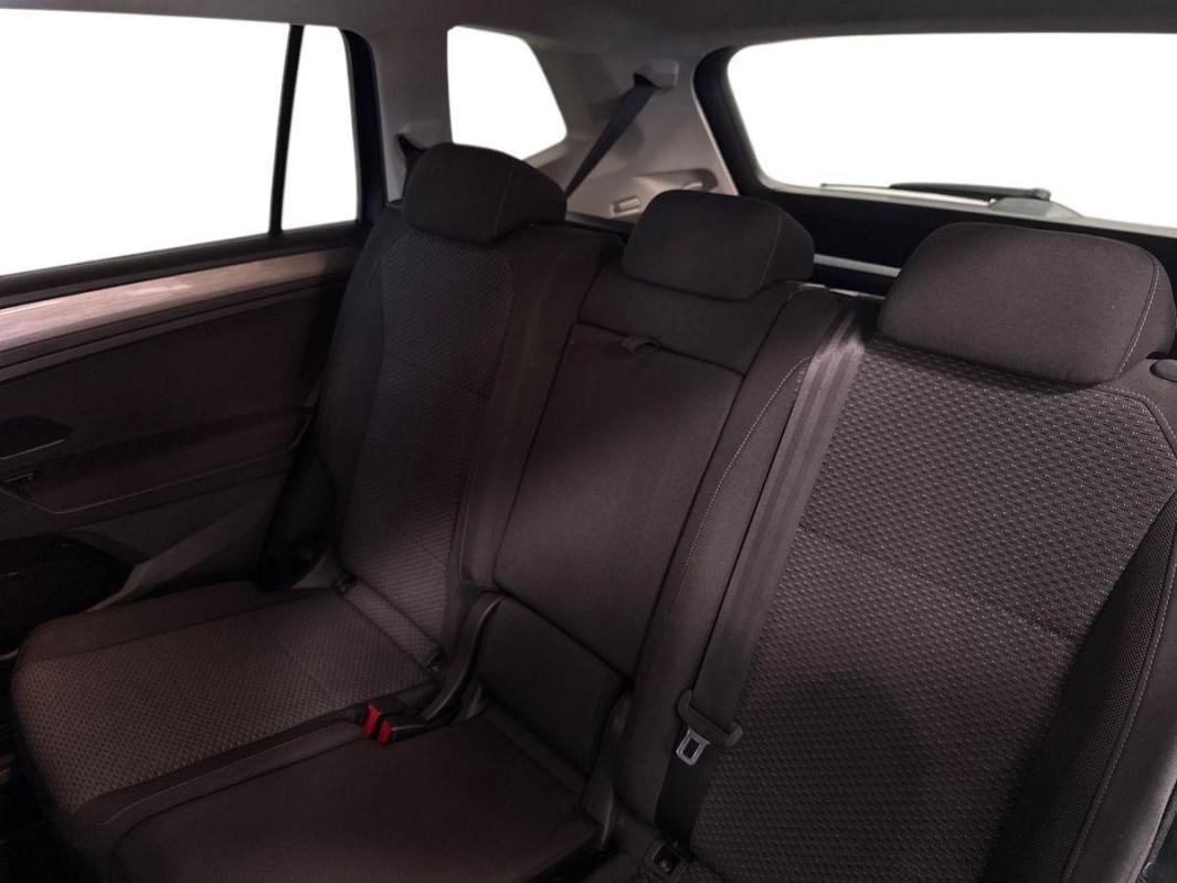 Volkswagen Tiguan - Photo 21