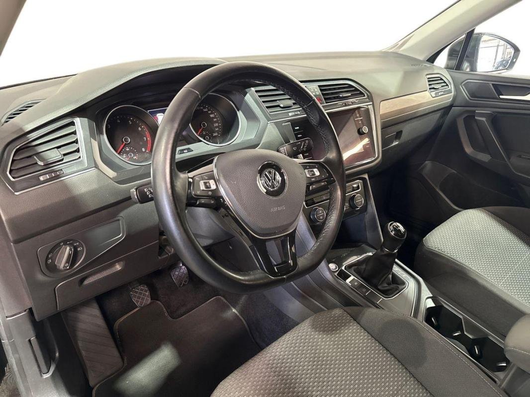 Volkswagen Tiguan - Photo 8