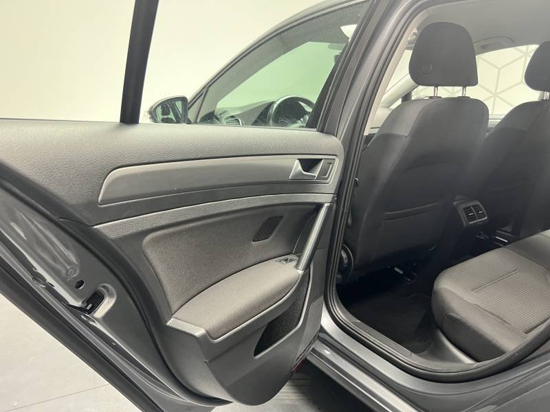 Volkswagen Golf - Photo 24