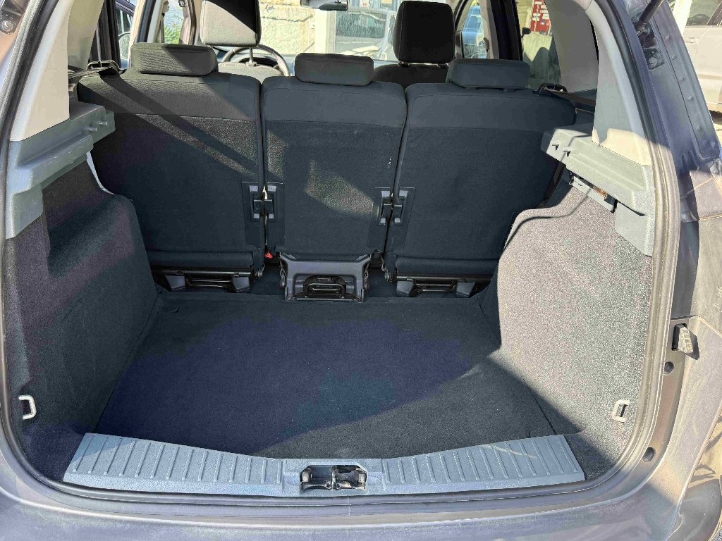 Ford C-Max - Photo 8