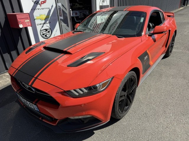 Ford Mustang - Photo 4
