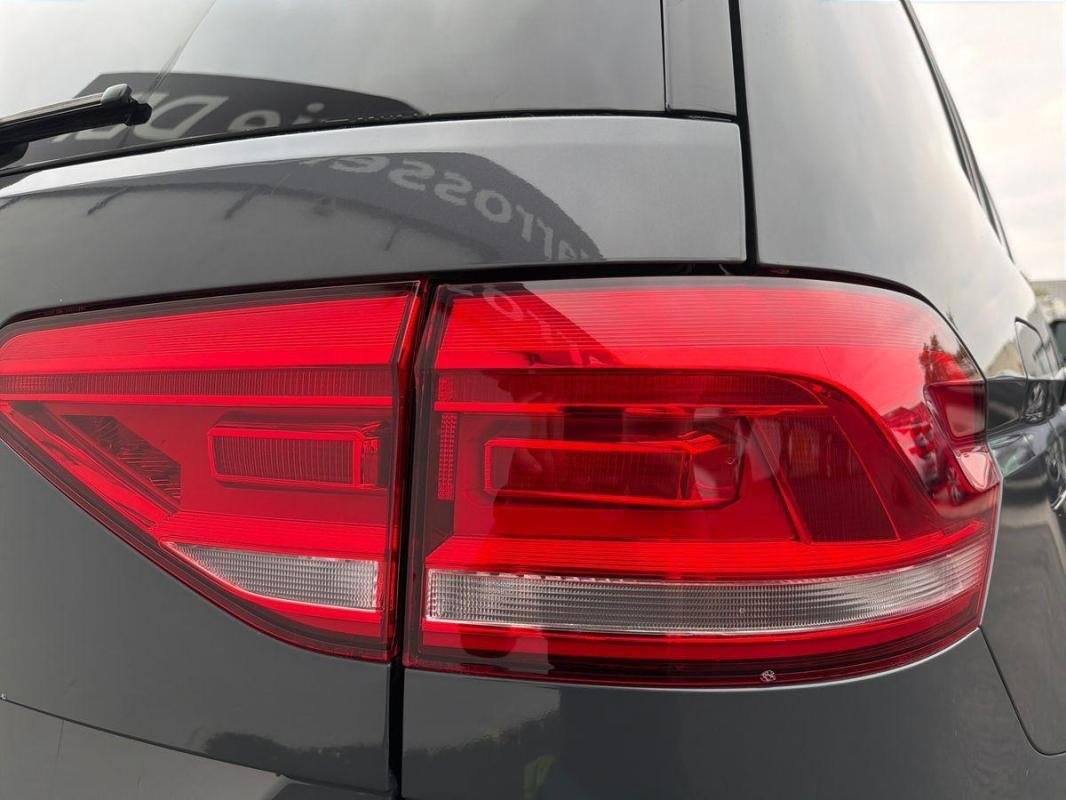 Volkswagen Touran - Photo 30